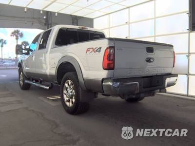 2014 Ford Super Duty F-250 Lariat Crew Cab Medium Bed - zdjęcie 6 z 18 - miniatura