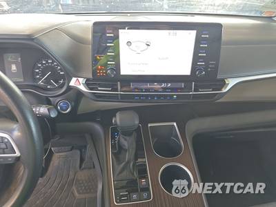 2021 Toyota Sienna LE 8-Passenger 120.5" WB - zdjęcie 11 z 27 - miniatura