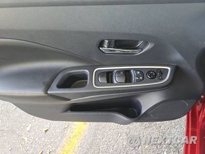 2022 Nissan Versa SR - zdjęcie 9 z 41 - miniatura