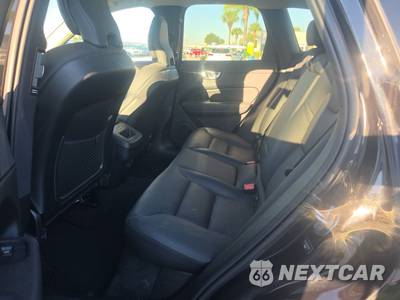 2024 Volvo XC60 B5 Plus Dark Theme - zdjęcie 13 z 22 - miniatura