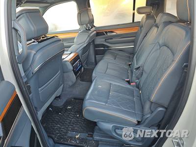 2022 Jeep Grand Wagoneer Series III - zdjęcie 13 z 28 - miniatura