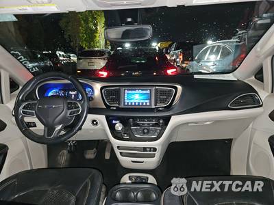 2018 Chrysler Pacifica Touring L 121.6" WB - zdjęcie 11 z 29 - miniatura