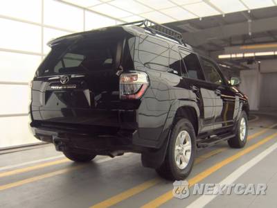 2022 Toyota 4Runner SR5 - zdjęcie 4 z 31 - miniatura