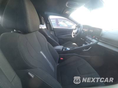 2025 Hyundai Elantra Hybrid SEL Sport - zdjęcie 8 z 18 - miniatura