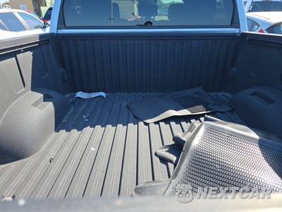 2025 Toyota Tundra Platinum Crew Cab Short Bed - zdjęcie 16 z 52 - miniatura