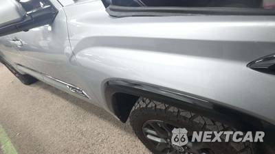 2025 Toyota Tundra Platinum Crew Cab Short Bed - zdjęcie 32 z 52 - miniatura