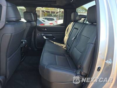 2025 Toyota Tundra Platinum Crew Cab Short Bed - zdjęcie 13 z 52 - miniatura