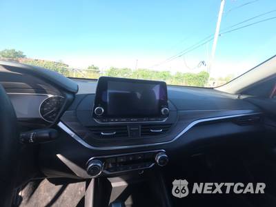 2025 Nissan Altima SV - zdjęcie 11 z 18 - miniatura