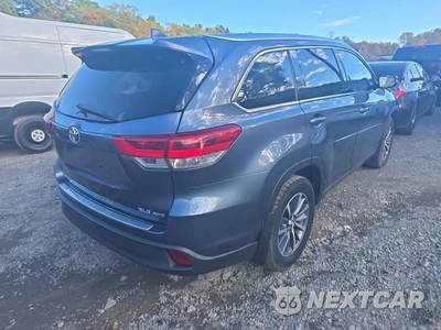 2017 Toyota Highlander XLE - zdjęcie 4 z 21 - miniatura
