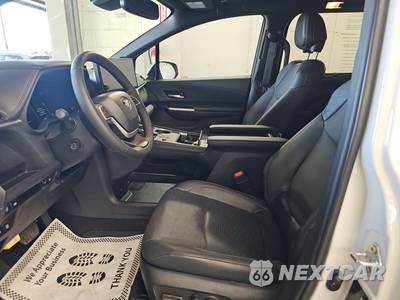 2025 Toyota Sienna Limited 7-Passenger 120.5" WB - zdjęcie 7 z 19 - miniatura