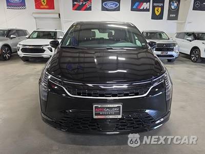 2027 Chrysler Pacifica Select 121.6" WB - zdjęcie 2 z 21 - miniatura