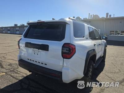 2025 Toyota 4Runner SR5 - zdjęcie 18 z 24 - miniatura