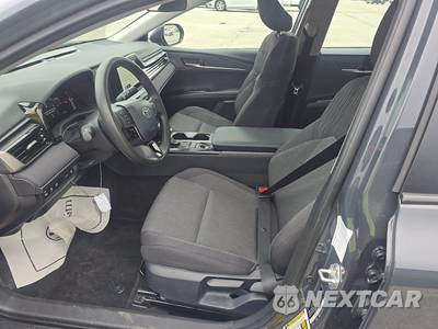 2026 Toyota Camry LE - zdjęcie 7 z 22 - miniatura