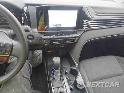 2026 Toyota Camry LE - zdjęcie 11 z 22 - miniatura
