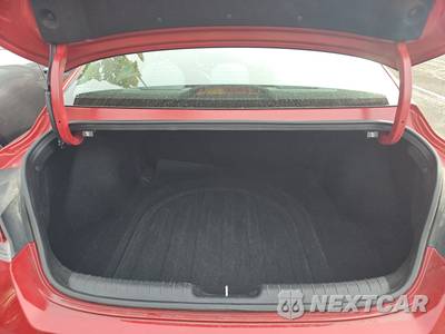 2025 Hyundai Elantra Limited - zdjęcie 16 z 39 - miniatura