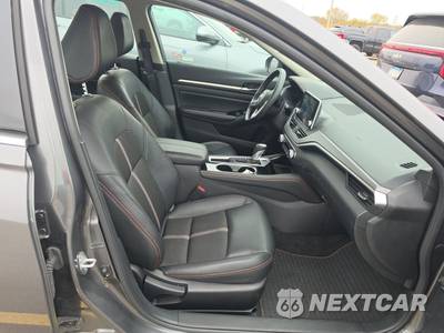 2025 Nissan Altima SR - zdjęcie 8 z 25 - miniatura