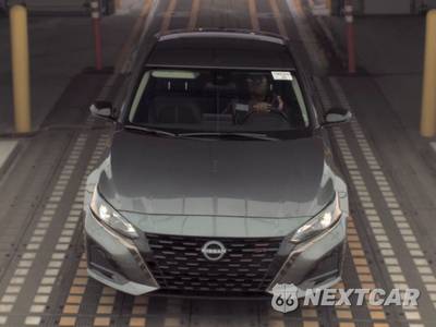 2025 Nissan Altima SR - zdjęcie 2 z 25 - miniatura