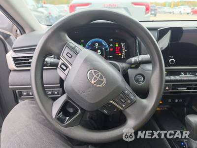 2025 Toyota Camry LE - zdjęcie 10 z 26 - miniatura
