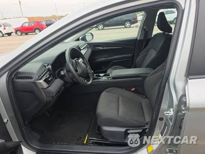 2025 Toyota Camry LE - zdjęcie 7 z 26 - miniatura