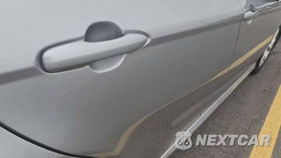 2025 Toyota Camry LE - zdjęcie 21 z 26 - miniatura