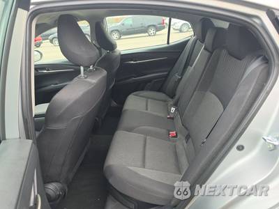 2025 Toyota Camry LE - zdjęcie 13 z 26 - miniatura
