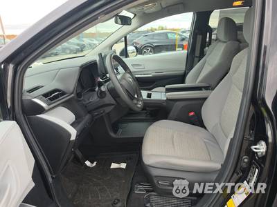 2025 Toyota Sienna LE 8-Passenger 120.5" WB - zdjęcie 7 z 30 - miniatura