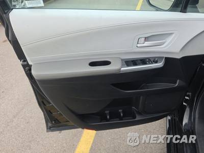 2025 Toyota Sienna LE 8-Passenger 120.5" WB - zdjęcie 9 z 30 - miniatura