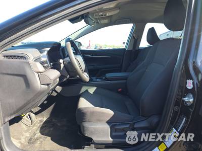 2025 Toyota Camry LE - zdjęcie 7 z 27 - miniatura