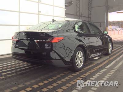 2025 Toyota Camry LE - zdjęcie 4 z 27 - miniatura