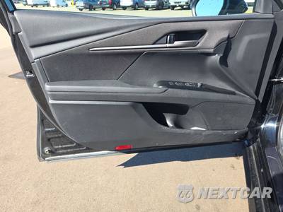 2025 Toyota Camry LE - zdjęcie 9 z 27 - miniatura