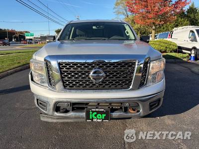 2018 Nissan TITAN SV Crew Cab Short Bed - zdjęcie 7 z 54 - miniatura