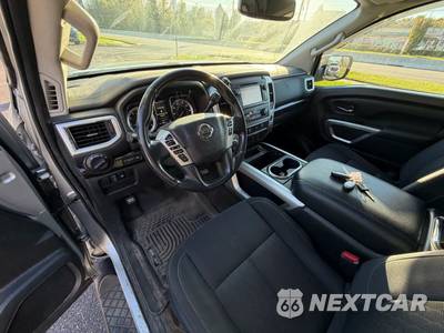 2018 Nissan TITAN SV Crew Cab Short Bed - zdjęcie 22 z 54 - miniatura