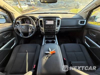 2018 Nissan TITAN SV Crew Cab Short Bed - zdjęcie 29 z 54 - miniatura