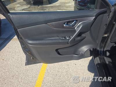 2015 Nissan Rogue SV - zdjęcie 9 z 30 - miniatura