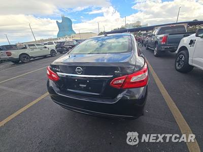 2017 Nissan Altima 2.5 SL - zdjęcie 5 z 31 - miniatura