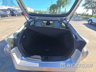 2016 Toyota Prius Two Eco - zdjęcie 16 z 18 - miniatura