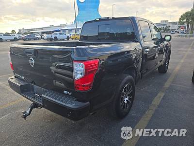 2021 Nissan TITAN SV Crew Cab Short Bed - zdjęcie 4 z 18 - miniatura
