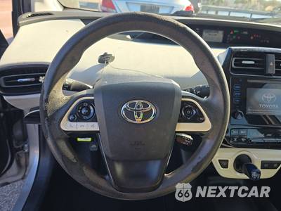 2016 Toyota Prius Two Eco - zdjęcie 10 z 18 - miniatura