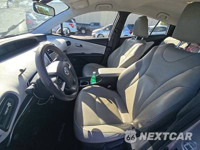 2016 Toyota Prius Two Eco - zdjęcie 7 z 18 - miniatura