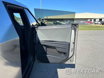 2024 Tesla Cybertruck Crew Cab Medium Bed - zdjęcie 19 z 40 - miniatura