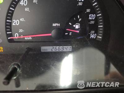 2002 Toyota Camry LE - zdjęcie 12 z 33 - miniatura