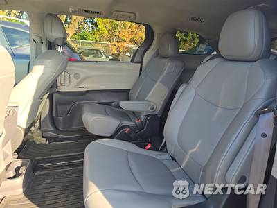 2022 Toyota Sienna XLE 8-Passenger 120.5" WB - zdjęcie 13 z 33 - miniatura