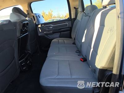 2020 Ram 1500 Big Horn Crew Cab Medium Bed - zdjęcie 13 z 42 - miniatura