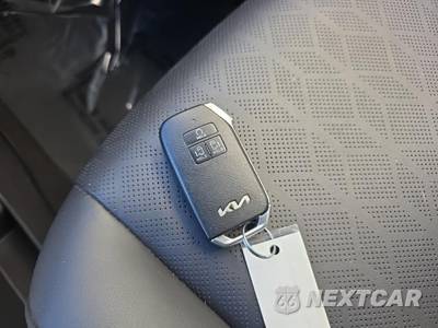 2024 Kia Carnival MPV LX w/ Seat Package 121.7" WB - zdjęcie 33 z 33 - miniatura