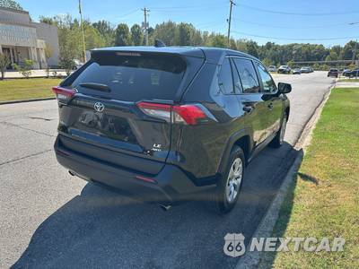 2025 Toyota RAV4 LE - zdjęcie 5 z 45 - miniatura