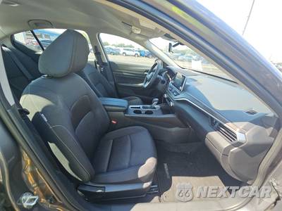 2025 Nissan Altima SV - zdjęcie 8 z 20 - miniatura