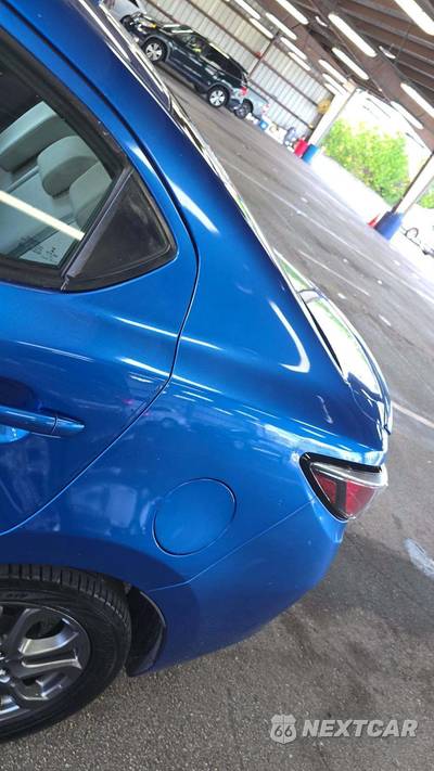 2019 Toyota Yaris LE Sedan - zdjęcie 22 z 28 - miniatura