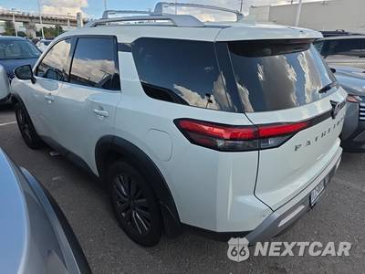 2024 Nissan Pathfinder SL - zdjęcie 6 z 30 - miniatura