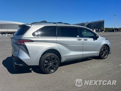2025 Toyota Sienna XSE 7-Passenger 120.5" WB - zdjęcie 9 z 27 - miniatura