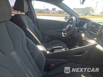 2026 Hyundai Elantra SEL Sport - zdjęcie 8 z 17 - miniatura